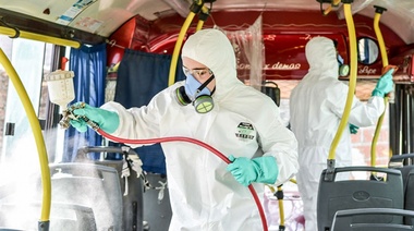 Transporte público: operativos de desinfección y adecuación en las jornadas laborales