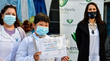 Estudiantes varelenses realizaron su Promesa a la Bandera
