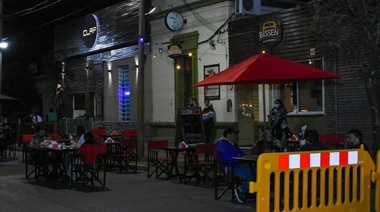 Provincia: sólo los vacunados contra el Covid-19 podrían ingresar a bares y restaurantes