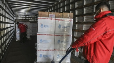 Distribuyen la vacuna Moderna para adolescentes