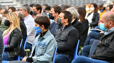 Watson afirmó que el Frente de Todos "mostró la unidad del peronismo"