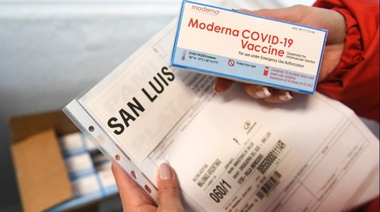 Se distribuyen 900 mil dosis de Moderna para vacunar a adolescentes con prioridad