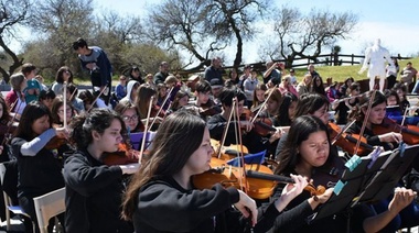 La Orquesta Escuela de Florencio Varela, una de las más grandes de la Provincia