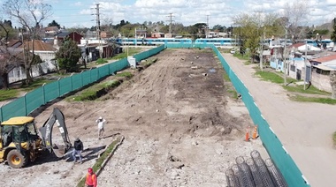 Empezó la construcción del paso bajo a nivel del Camino del Touring Club