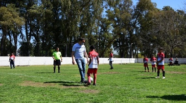 Watson entregó insumos de prevención en Club Villa Brown