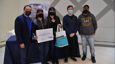 Watson y Costa entregaron subsidios a cooperativas varelenses