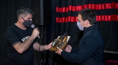 El intendente Watson en el festival de folklore "Tejiendo Raíces 2021"