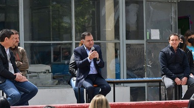 Watson, Medina y Pereyra distinguieron a estudiantes de la Universidad Nacional Arturo Jauretche por su tarea voluntaria durante la pandemia