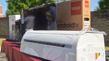 Municipio y Nación entregaron mobiliario a jardines municipales