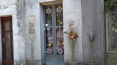 Masivo robo a placas de las bóvedas en el Cementerio municipal