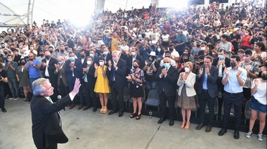"Mientras yo gobierne esta patria les voy a dar oportunidades a todos", afirmó el Presidente