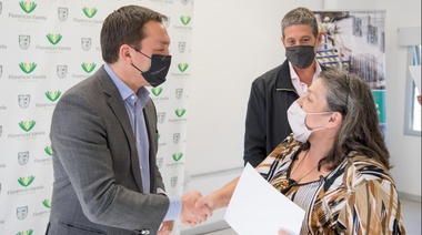 Entrega de microcréditos para promover el progreso de emprendimientos