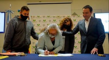 Sueños cumplidos: más de 100 familias varelenses oficializaron la titularidad de sus hogares