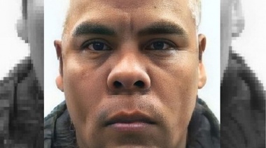 Ofrecen una recompensa para detener a un prófugo acusado de abusar de dos niños en Bosques