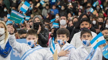 ¡Sí, juro!: estudiantes varelenses realizaron su promesa a la Bandera
