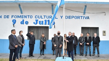  Watson convocó a trabajar en unidad durante el acto oficial por el Día de la Independencia