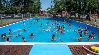Cientos de chicos y chicas comenzaron a disfrutar la colonia municipal de verano