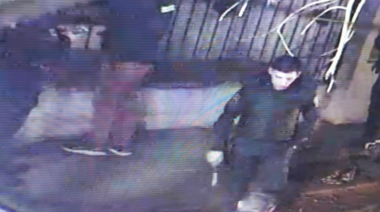 Capturado por intentar romper a golpes la puerta de una casa con fines delictivos