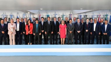 Massa rechazó "los acuerdos de cúpulas" de partidos y llamó a un "gobierno de unidad"