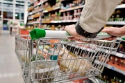 El consumo cayó casi un 40% en el Conurbano durante abril