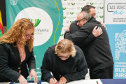 Watson firmó 50 escrituras de viviendas en Florencio Varela