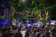 Exitosa nueva edición del Paseo de Navidad en Varela: noche de música y compras en familia hasta la medianoche